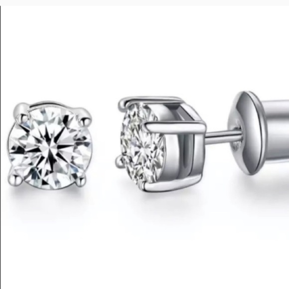 MEDIUM SOLITAIRE DIAMOND STUDS - Picture 3 of 3